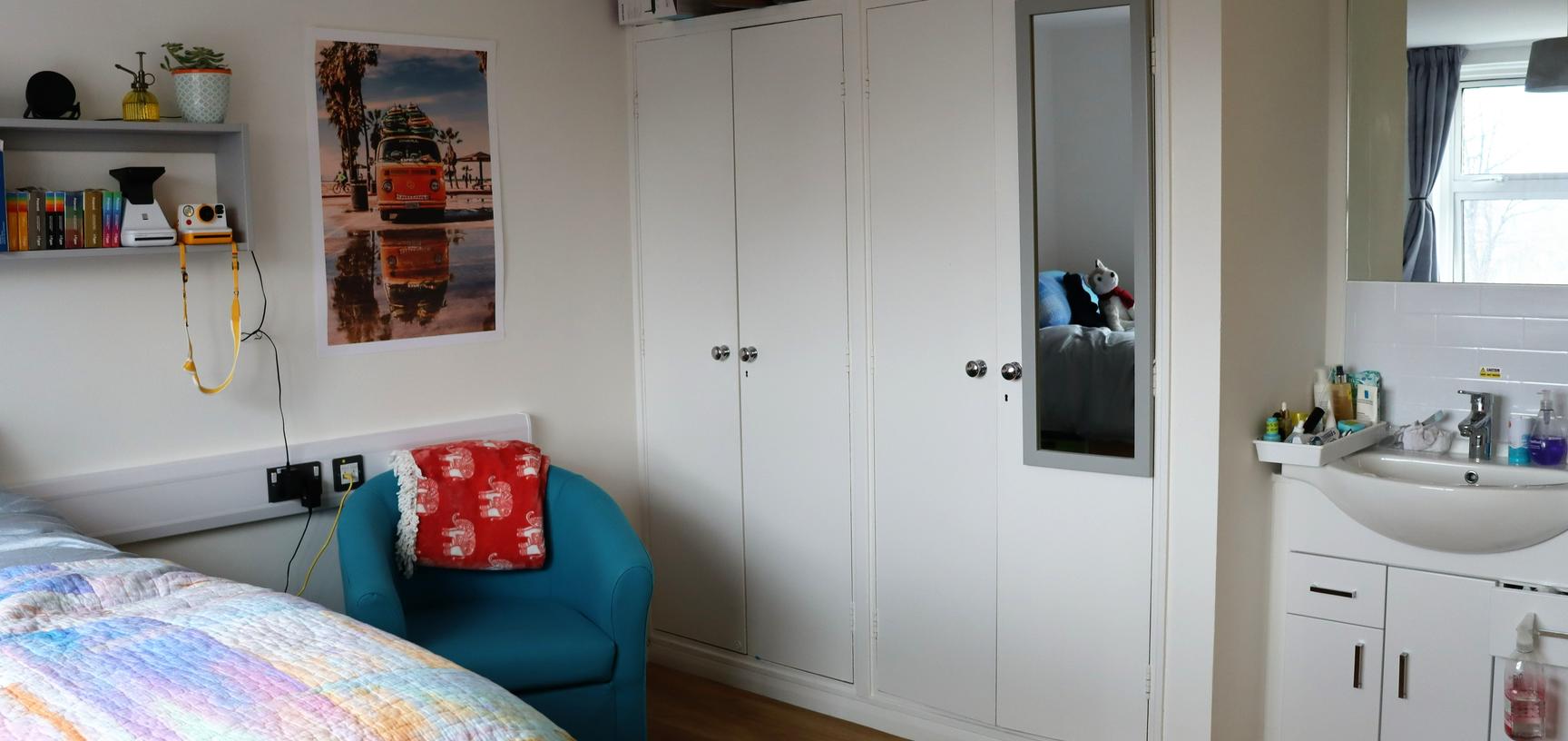 eight bed cluster room