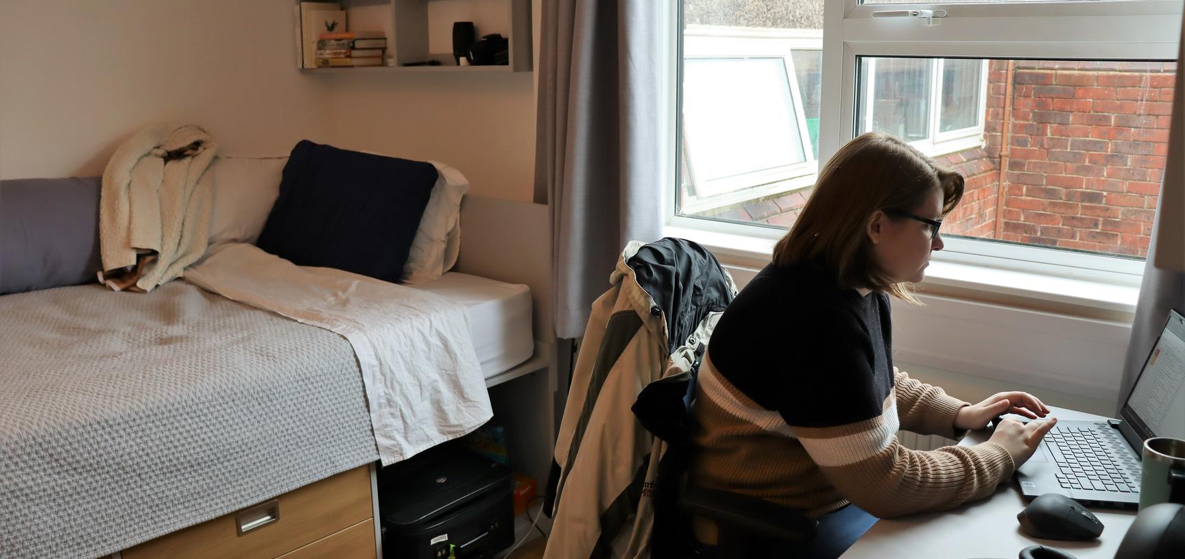 kaley in two bed cluster room